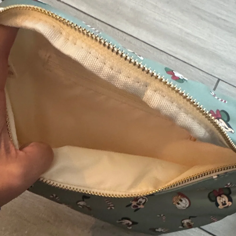 NEW DISNEY Character Patterned Green Holiday Fanny Pack - Picture 3 of 4